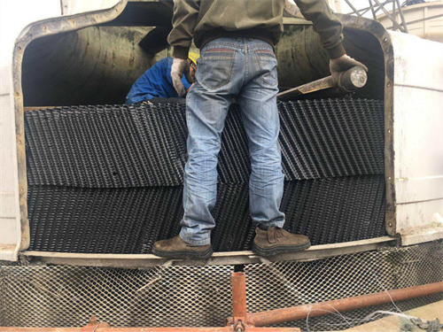 圓形<a href=http://m.shusq.com/tags21_0.html target=_blank class=infotextkey>冷卻塔填料</a>更換和安裝 圓形<a href=http://m.shusq.com/tags21_0.html target=_blank class=infotextkey>冷卻塔填料</a>更換和安裝