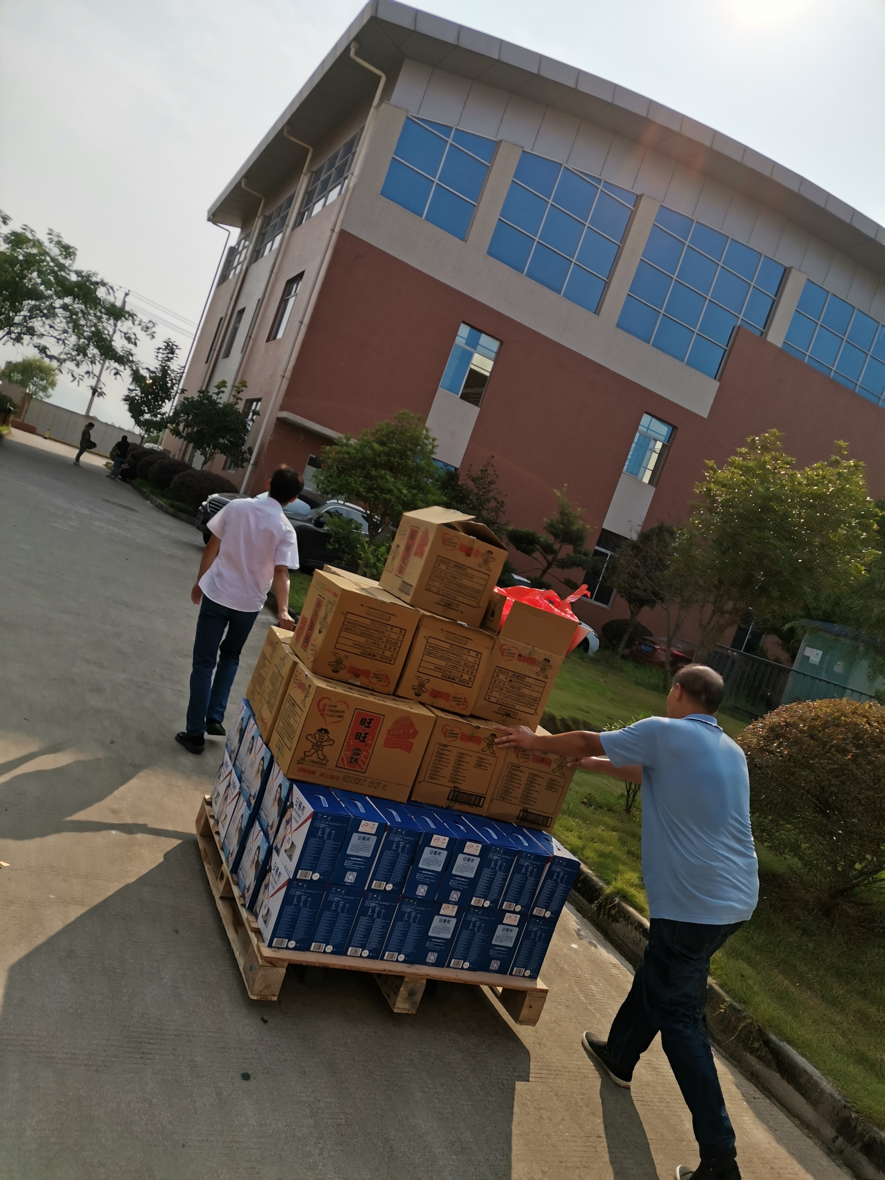 開式冷卻塔四周環(huán)境積水是如何清理？？(開式冷卻塔工作原理)