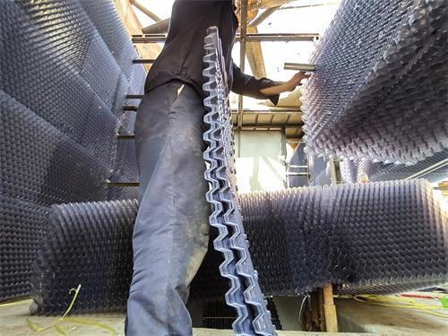 玻璃鋼罐的特性,玻璃鋼的特性優(yōu)點